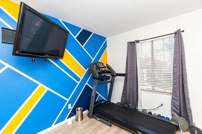 Building Photo - ***CHARMING CHULA VISTA 4/2 HOME, PET FRIE...