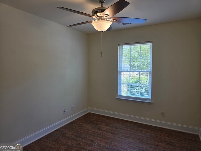 Building Photo - 129 Smithfield Dr