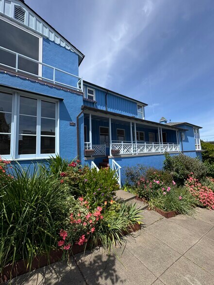 Building Photo - 1703 Funston Ave