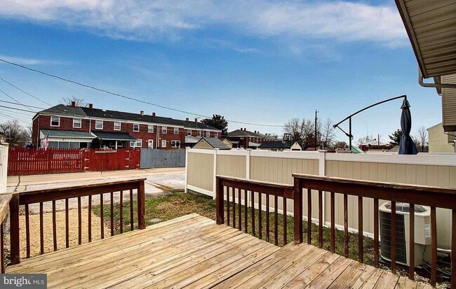 Building Photo - 8725 Yvonne Ct Way