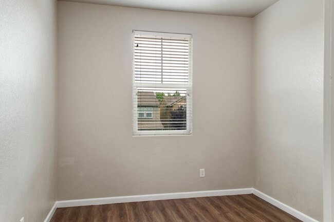 Building Photo - 3249 Torrance Ave