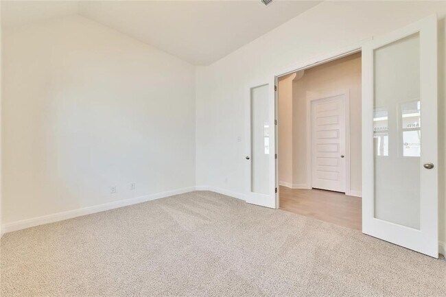 Building Photo - 2920 Youngwood St