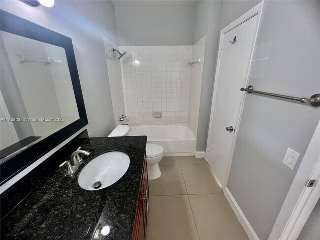 Building Photo - 660 Cypress Club Way