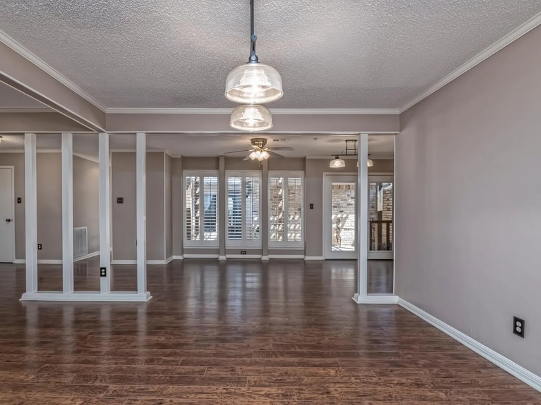 open concept - 3708 Windmill Hill St