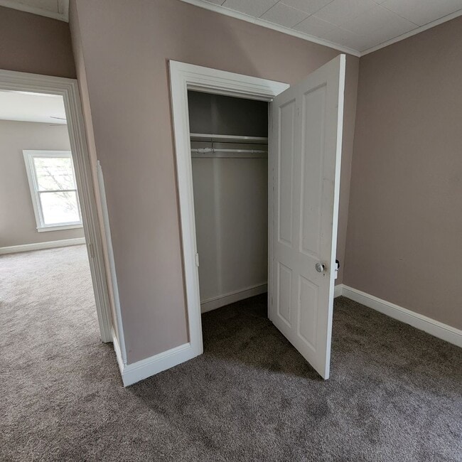 Building Photo - Charming 4BR/1.5BA Home | Modern Finishes | Open Layout | Heart of York City!