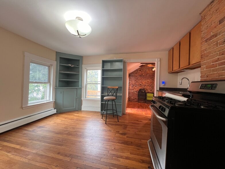 second floor kitchen - 2 Alfred St