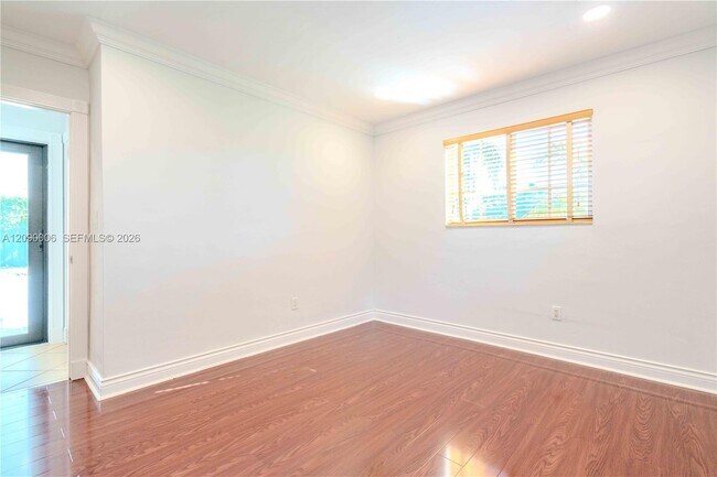 Building Photo - 10241 SW 99th Ave