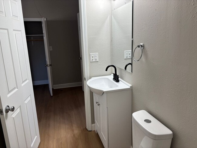 Building Photo - Fully Remodeled 2-Bedroom Home Near Grant Beach Park – Move-In Ready! (Ask about our special)