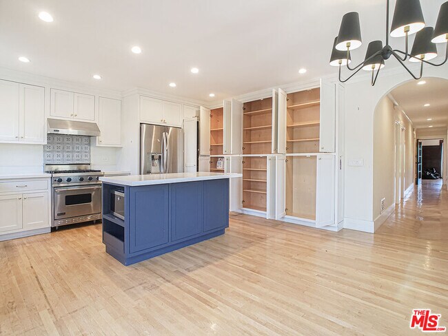 Building Photo - 1206 S Longwood Ave