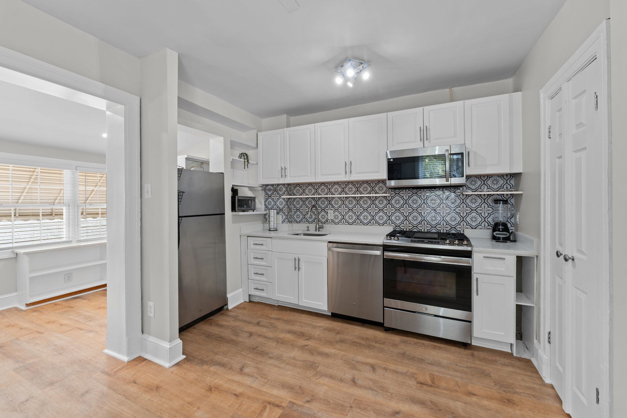 Renovated kit. w/SS appliances! - 2339 3rd St NE