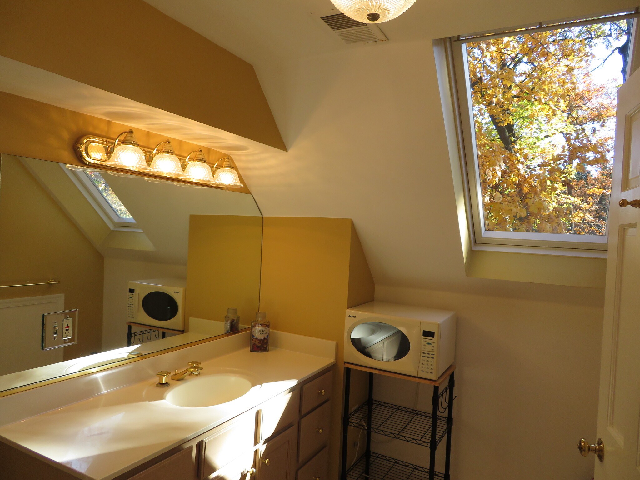 Building Photo - 1044 26th St S