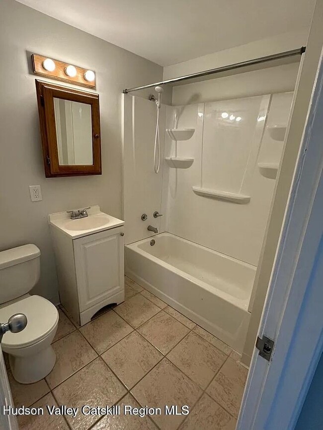 Building Photo - 143 Vedder Rd