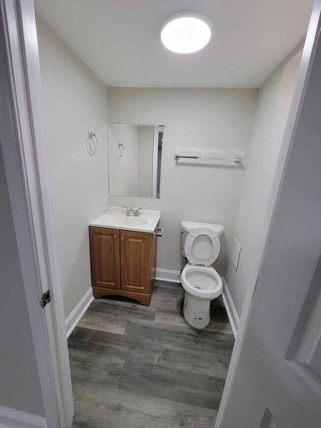 Building Photo - 5253 Cedgate Rd