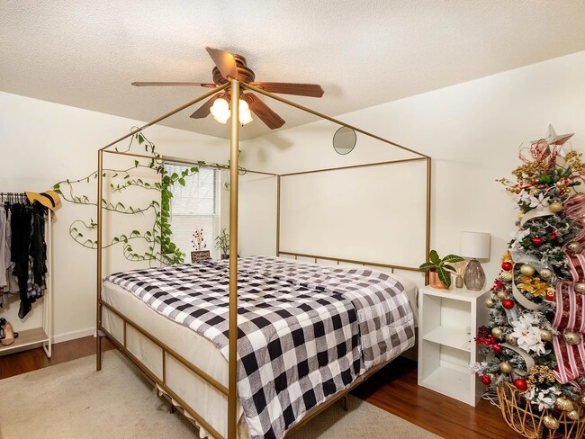 Building Photo - 2120 Brittany Ct