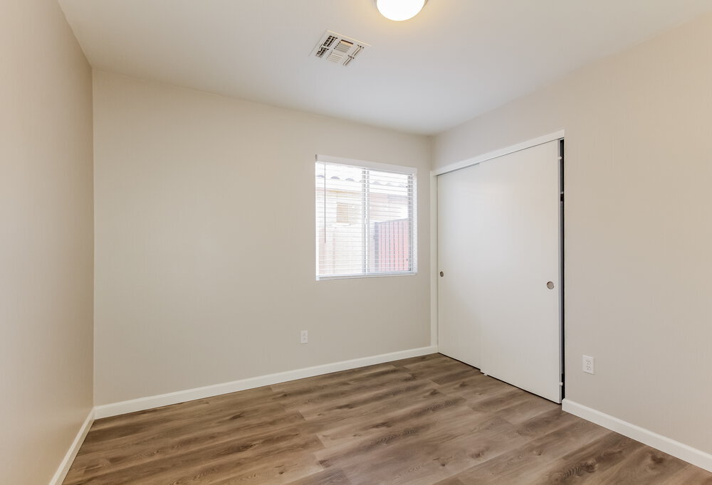 Building Photo - 10435 W Medlock Dr