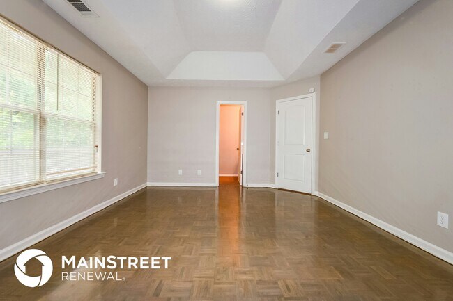 Building Photo - 5781 Creekside Dr