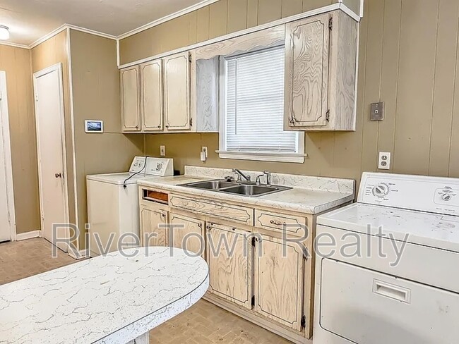 Building Photo - 2644 Courtney Dr