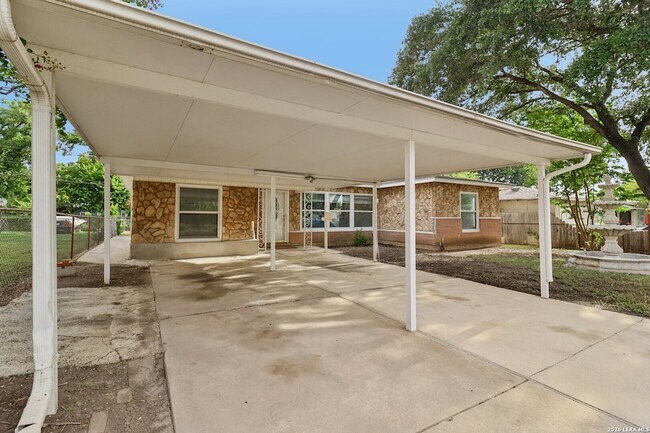 Building Photo - 623 Weizmann St