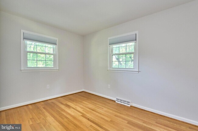 Building Photo - 2807 Schafflind Ct