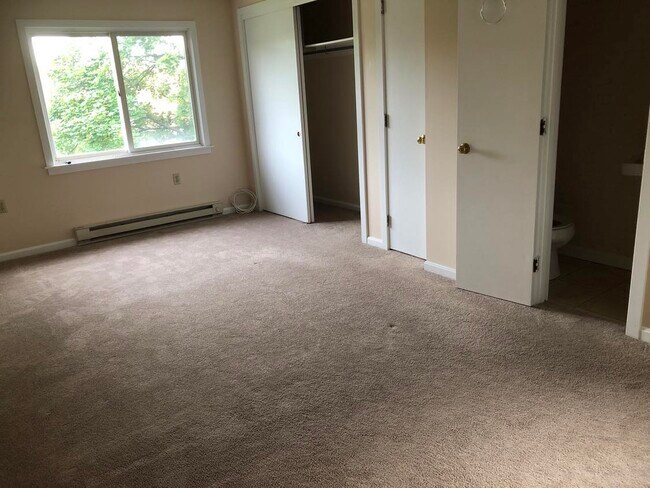 Large Master Bedroom w/ half-bath - 164 S River St