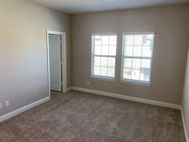 Building Photo - Gorgeous House for rent in Euless !!