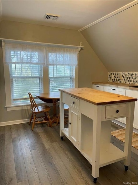 Building Photo - 21 Clinton Ave