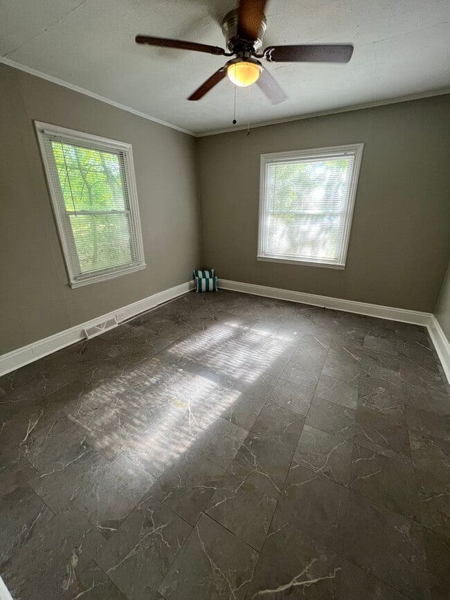 Building Photo - 2 Bed House! COMING SOON! DEPOSIT-FREE Renting option thru OBLIGO! Deposit Alternative available