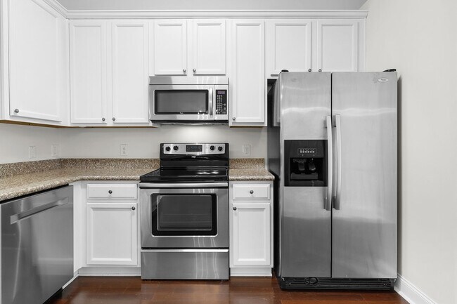 Building Photo - Port Wentworth Cottage