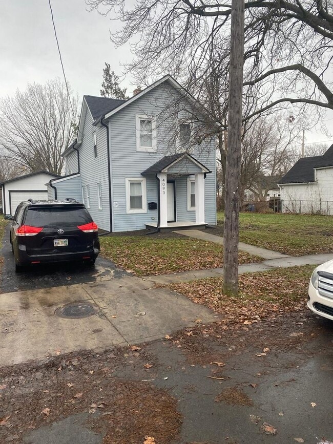 Building Photo - 4093 E 66th St