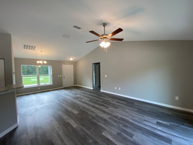 Building Photo - Beautiful  Home - 3/2/2 **WON"T LAST**
