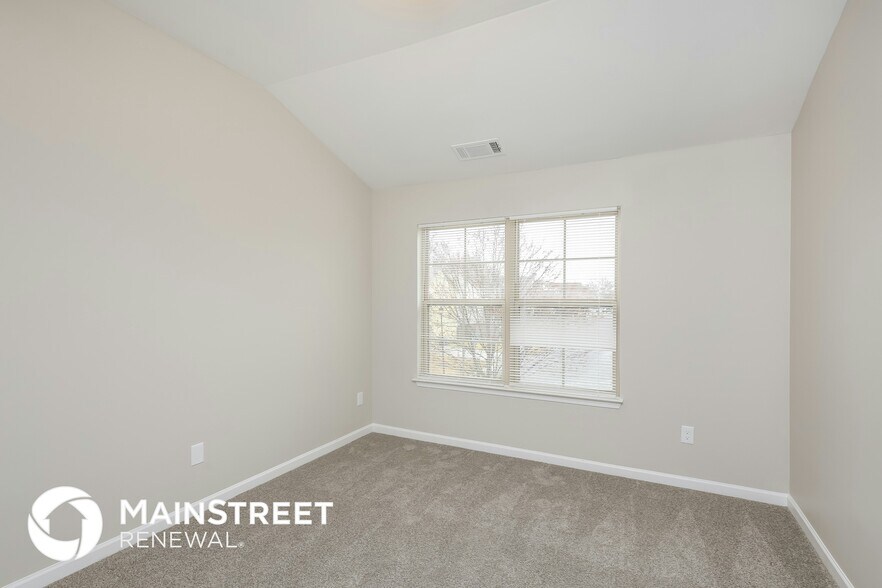 Building Photo - 842 Whitfield Oak Way NE