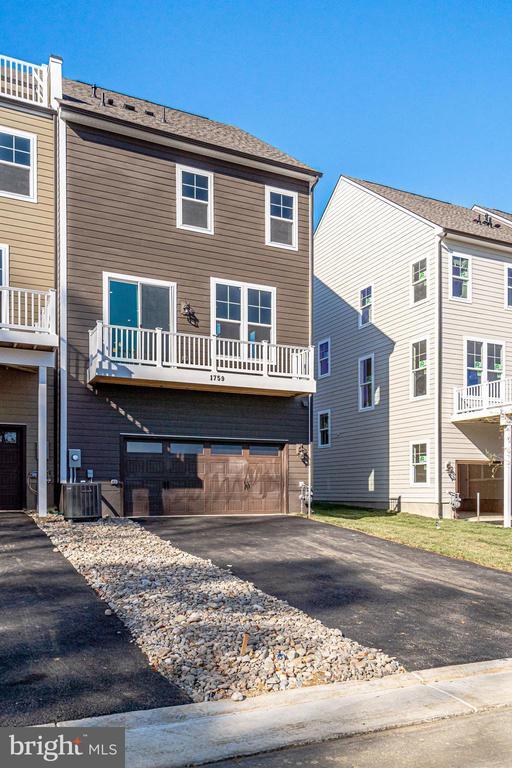 Building Photo - 1759 Autumn Maple Leaf Dr