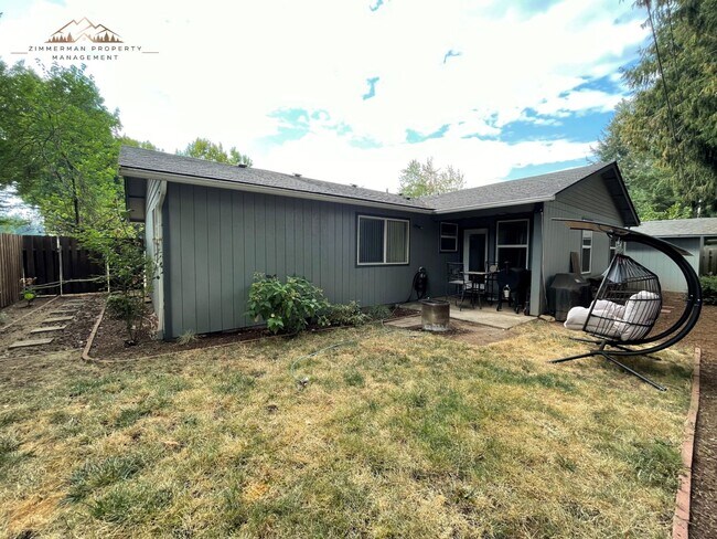 Building Photo - Beautiful Thurston 3 bedroom 2 bathroom HO...