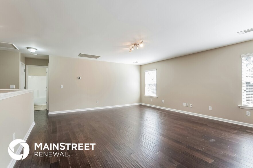 Building Photo - 422 Laurel Hills Dr