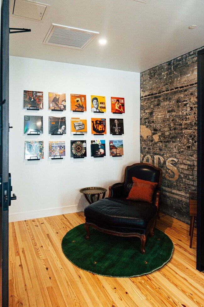 Building Photo - 1911 3rd Ave N