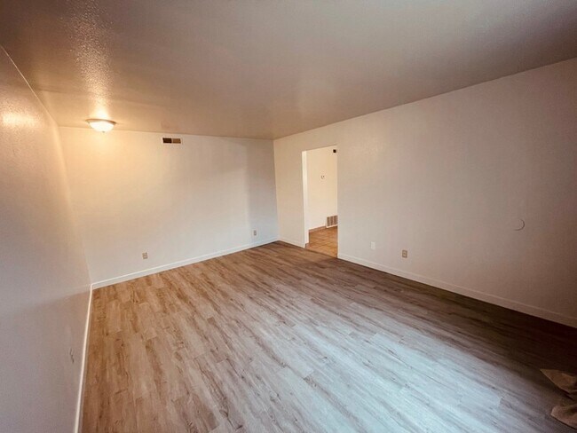 Building Photo - 459 E 2700 S