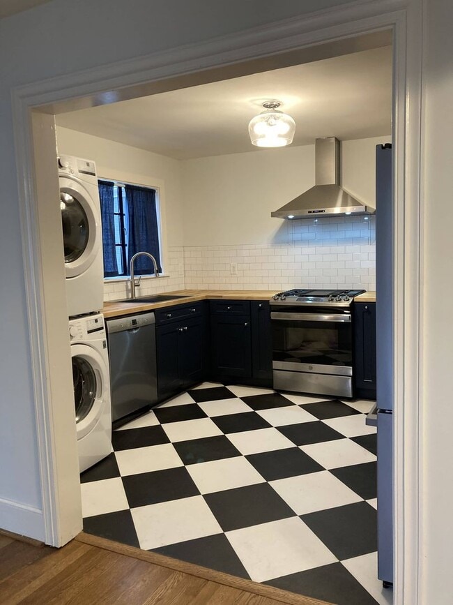 Building Photo - 3212 Alabama Ave