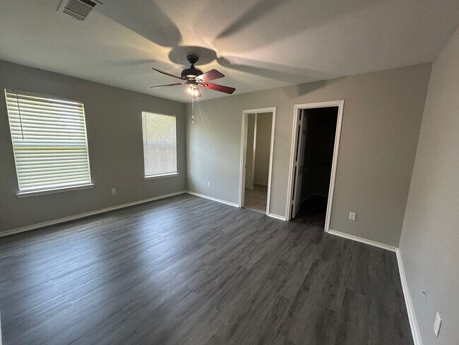 Building Photo - Spacious 4 bedroom China Spring Home