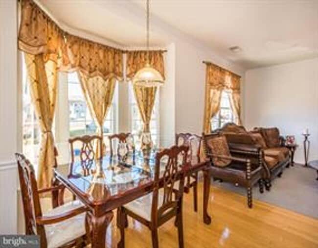 Building Photo - COMING SOON! June 1st - Beautiful Townhouse with 3rd Floor Master Suite!