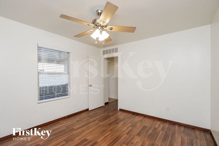 Building Photo - 13914 N 132nd Ln