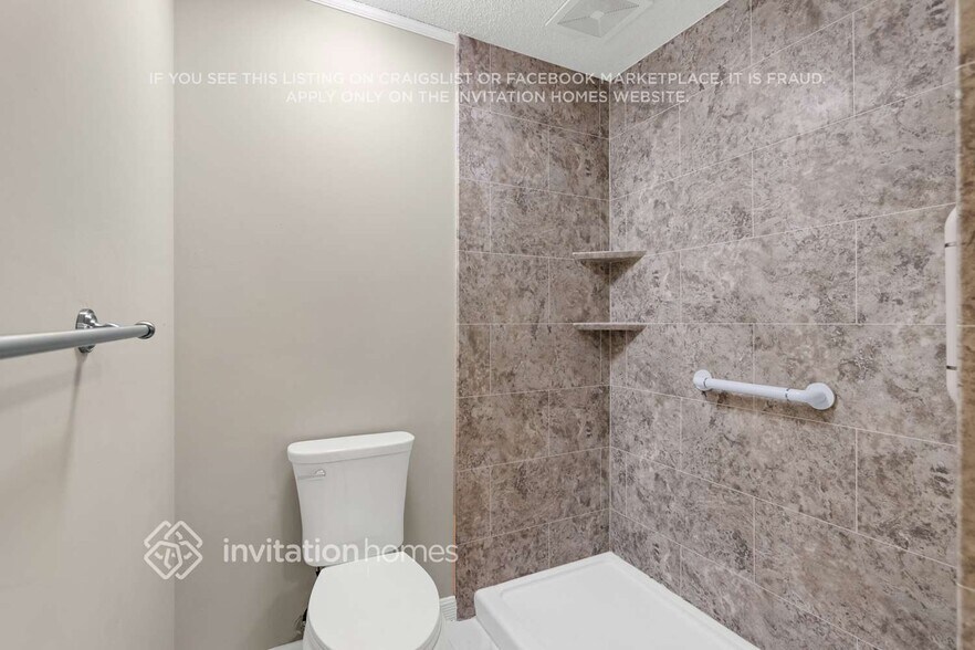 Building Photo - 11911 Hickorynut Dr