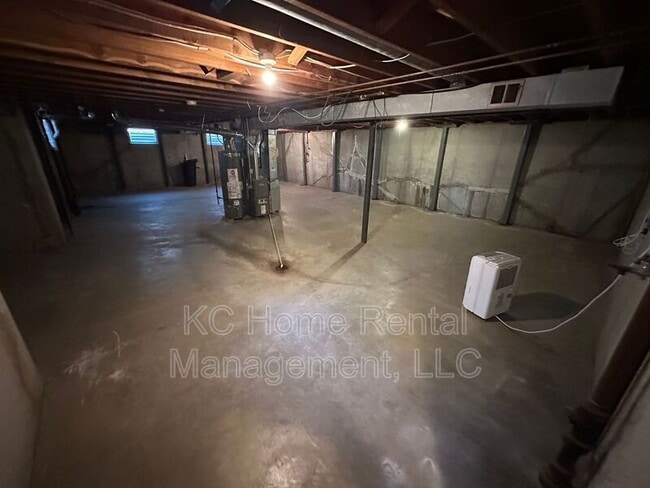 Building Photo - 8216 W 97th St