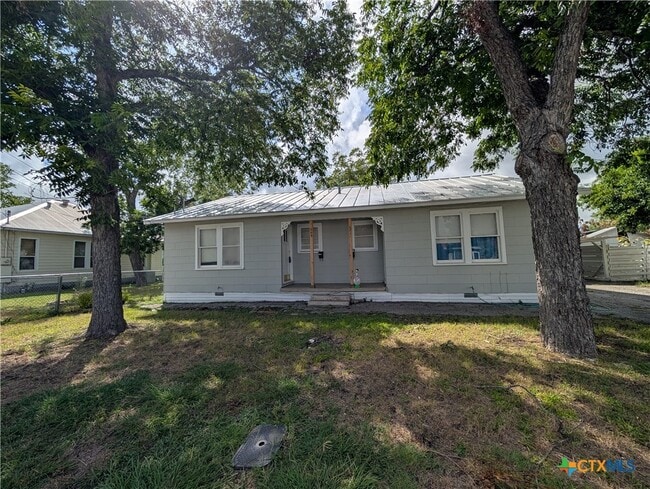 Primary Photo - 669 Roosevelt St