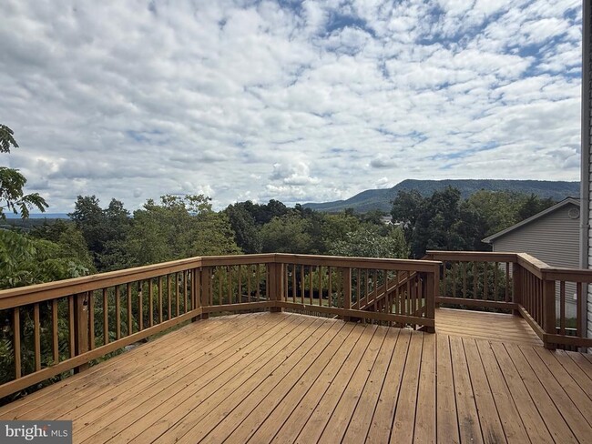 Building Photo - 51 Crystal Hill Ct