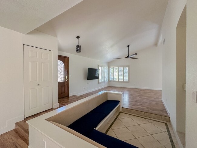 Building Photo - Stylish 4 Bedroom, 2 Bath Single-Story wit...