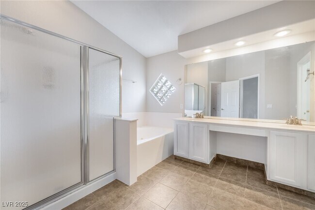 Building Photo - 8516 Summer Vista Ave