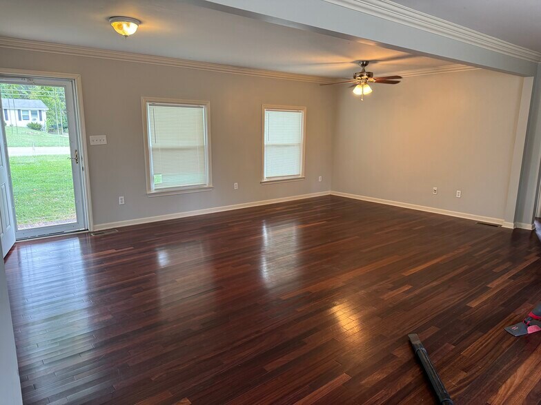 Building Photo - 641 Harpeth Bend Dr