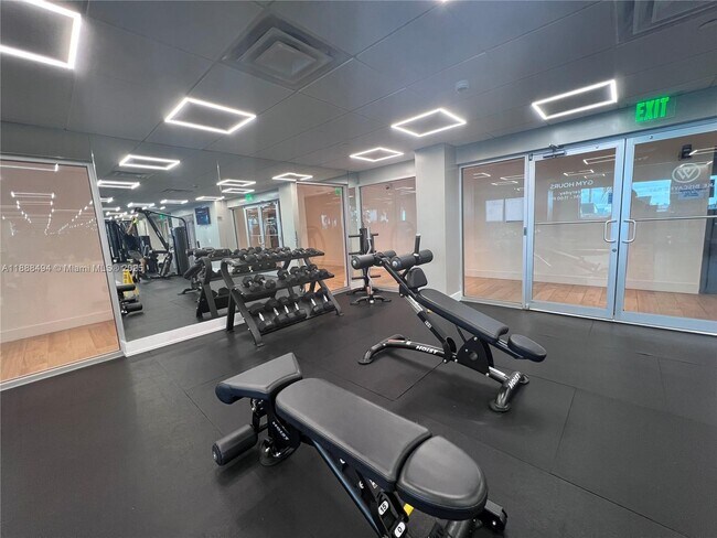 Building Photo - 7501 E Treasure Dr