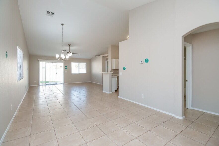 Building Photo - 4882 E Meadow Mist Ln