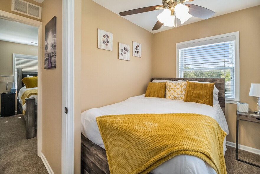 Building Photo - 346 W Morris Ave